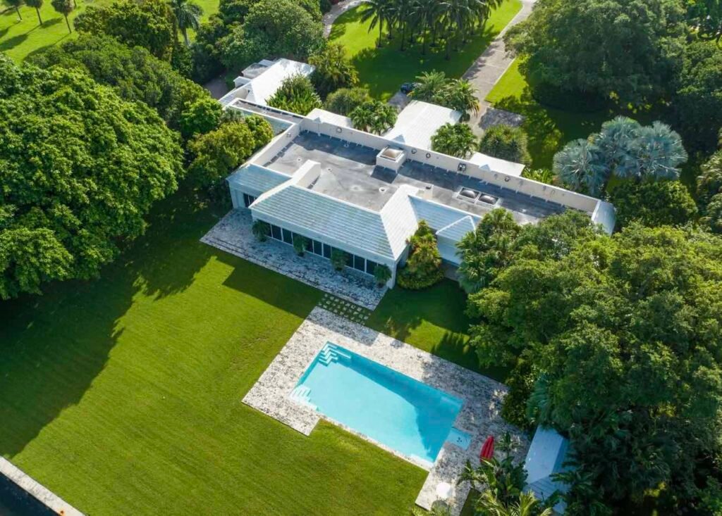 Jeff Bezos kupuje luksusową posiadłość na wyspie Indian Creek niedaleko Miami 1